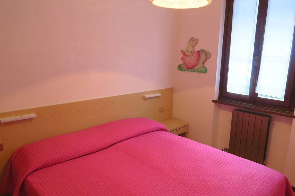 Ganze Wohnung, Wohnung mit Balkon mit Seeblick in Molina di Ledro, Ledro