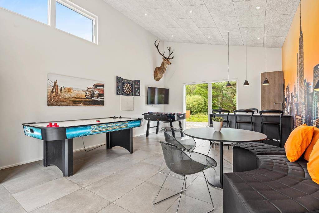 Luxury holiday home with hot tub, sauna and games room in Blavand, Varde Region
