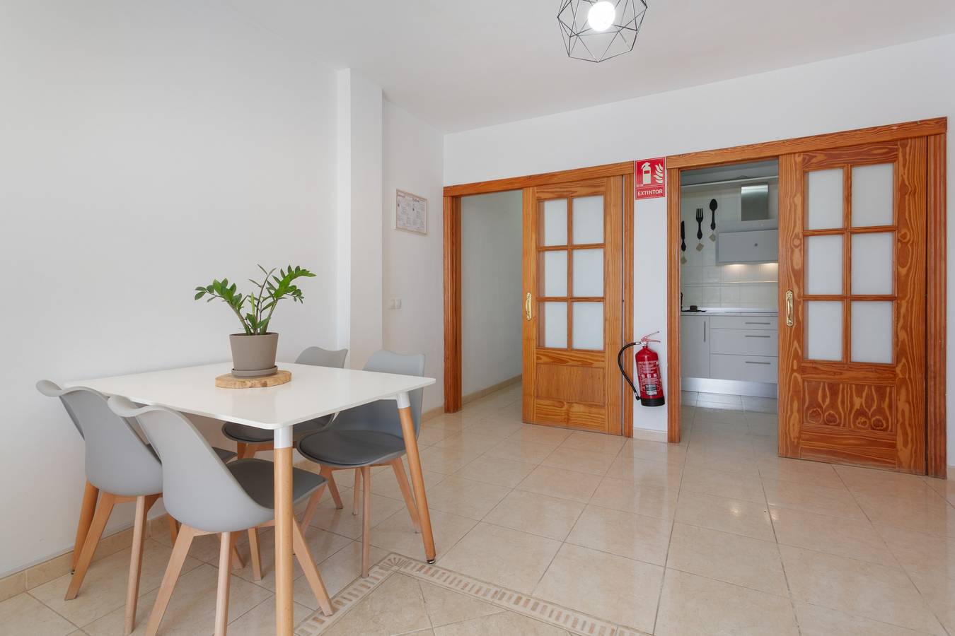 Appartement entier, Appartement de vacances 'Desconecta Amplio' avec vue sur la mer, Wi-Fi et climatisation in Tamaide, San Miguel de Abona