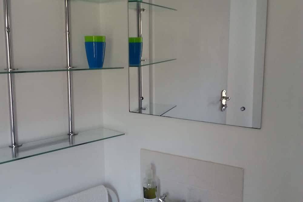 Self Contained Garden Studio With Private Decked Terrace, close to town and sea in Bridport, Dorset