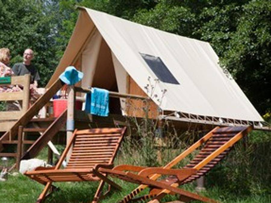 Camping la Fougeraie - Tente 2 personnes - Robinson seul au monde in Saint-Léger-de-Fougeret, Parc naturel régional du Morvan