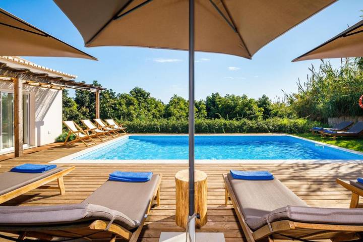 Location de vacances pour 2 personnes, avec piscine ainsi que jardin et vue à Santa Luzia - 3