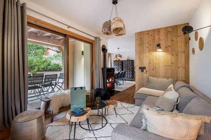 Location de vacances pour 8 personnes, avec Balcon et Terrasse ainsi que Jardin et Sauna dans Courchevel 1300 (Le Praz)