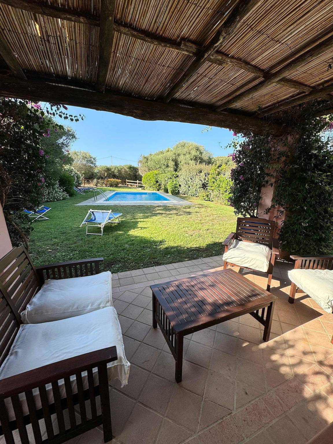 Casa vacanze 'Rosa' con piscina privata, Wi-Fi e aria condizionata in Stagno di Casaraccio, Punta De Su Turrione