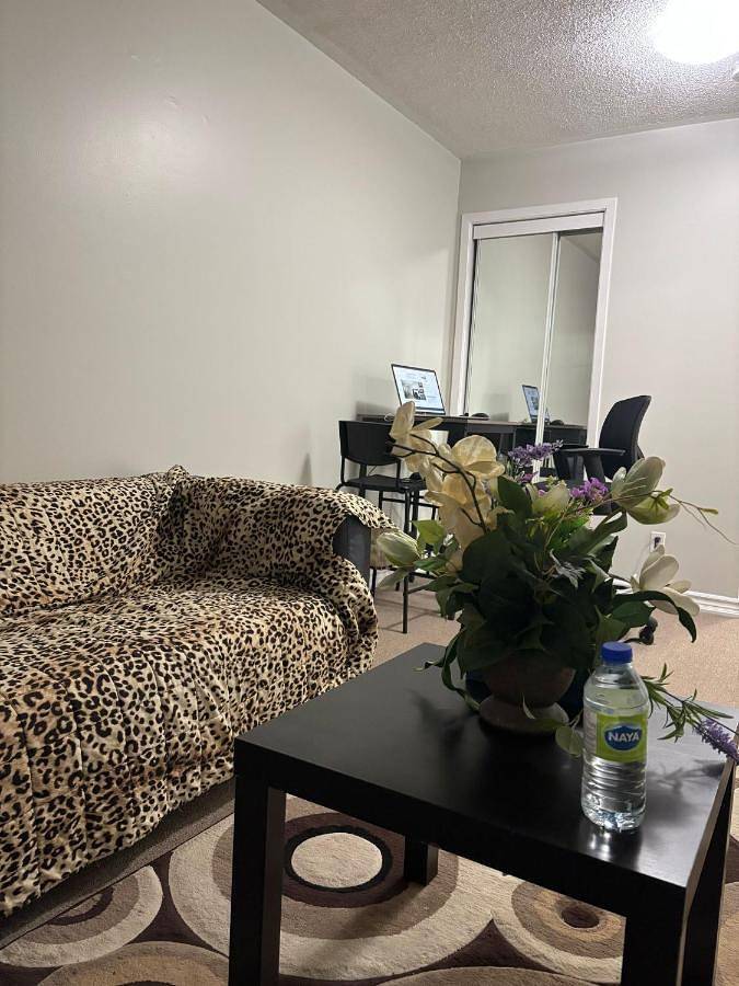 Appartement de vacances pour 2 personnes, avec jardin ainsi que sauna et jacuzzi à Toronto