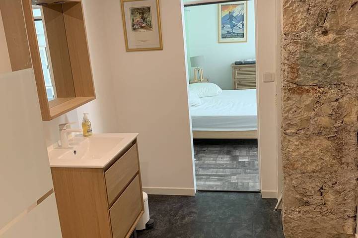 Chambre autonome 18 m² dans Villa au milieu des pins in Antibes, Côte méditerranéenne (France)