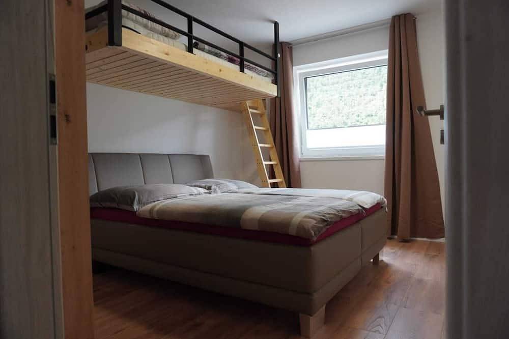 Entire apartment, Ap. Deluxe with whirlpool and Finnish barrel sauna in Kaunergrat, Imst