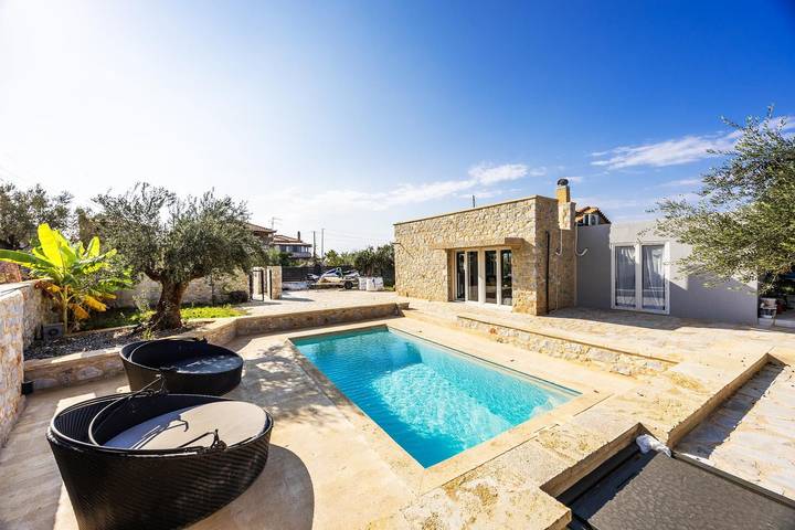 Location de vacances pour 4 personnes, avec terrasse et jardin dans Stoupa