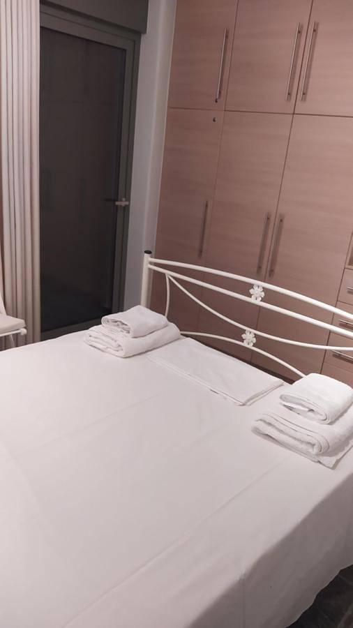 Gîte pour 2 personnes, avec jardin et vue dans Carystos - 4