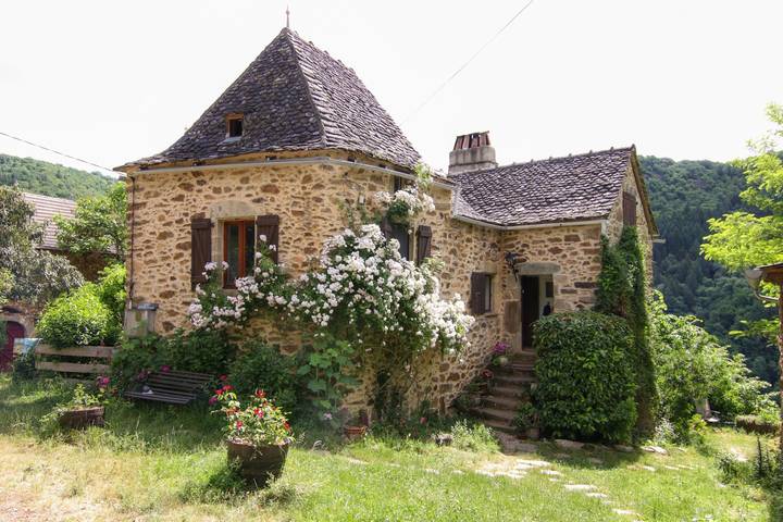 Gîte pour 2 personnes, avec jardin à Bor-et-Bar