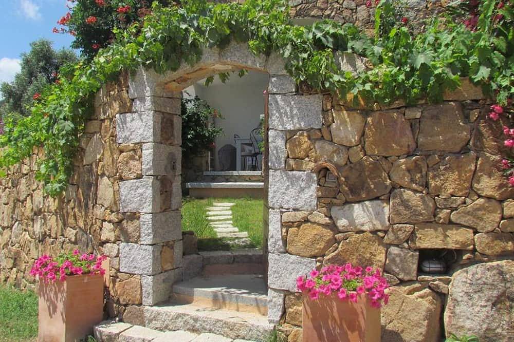 Lu Fraili - Villa Maripia in der Nähe des Meeres mit wunderschönem Meerblick. in Lu Fraili di Sopra, San Teodoro
