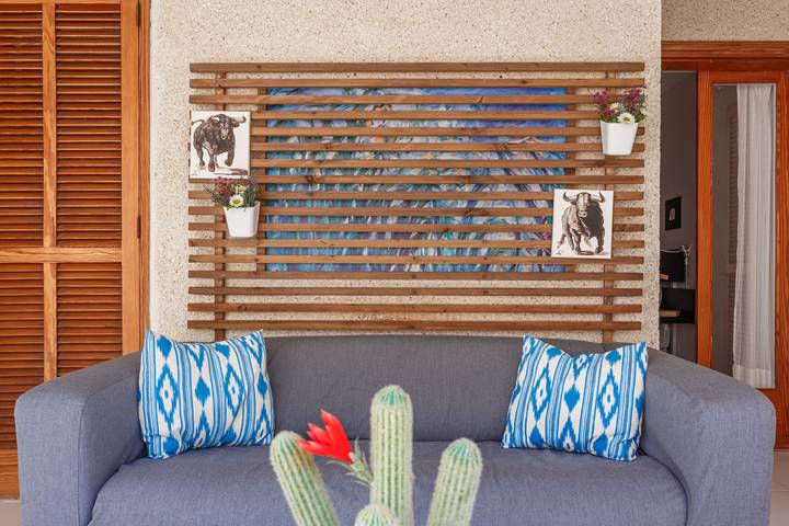 Entire apartment, Central Holiday Apartment "Aire del Mar" with Terrace, Air Conditioning and Wi-Fi in Port de Pollença, Pollença