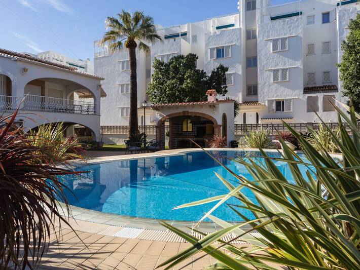 Villa for 11 people, with terrace and garden in El Palmar