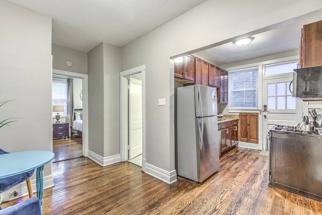 Ganze Wohnung, Luxuriöses Stadthaus neben dem Botanischen Garten | Jz Ferienwohnungen in St. Louis, Missouri