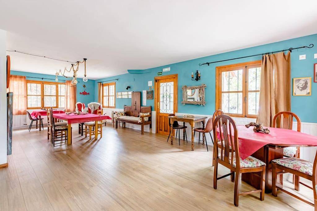 Family Room with Shared Bathroom in Biescas, Pirineo Aragonés