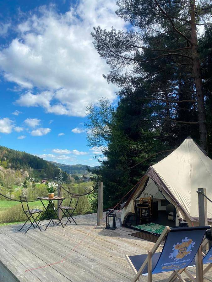 Glamping-Dimbo in Krynica-Zdrój, Karpaty (Polska)