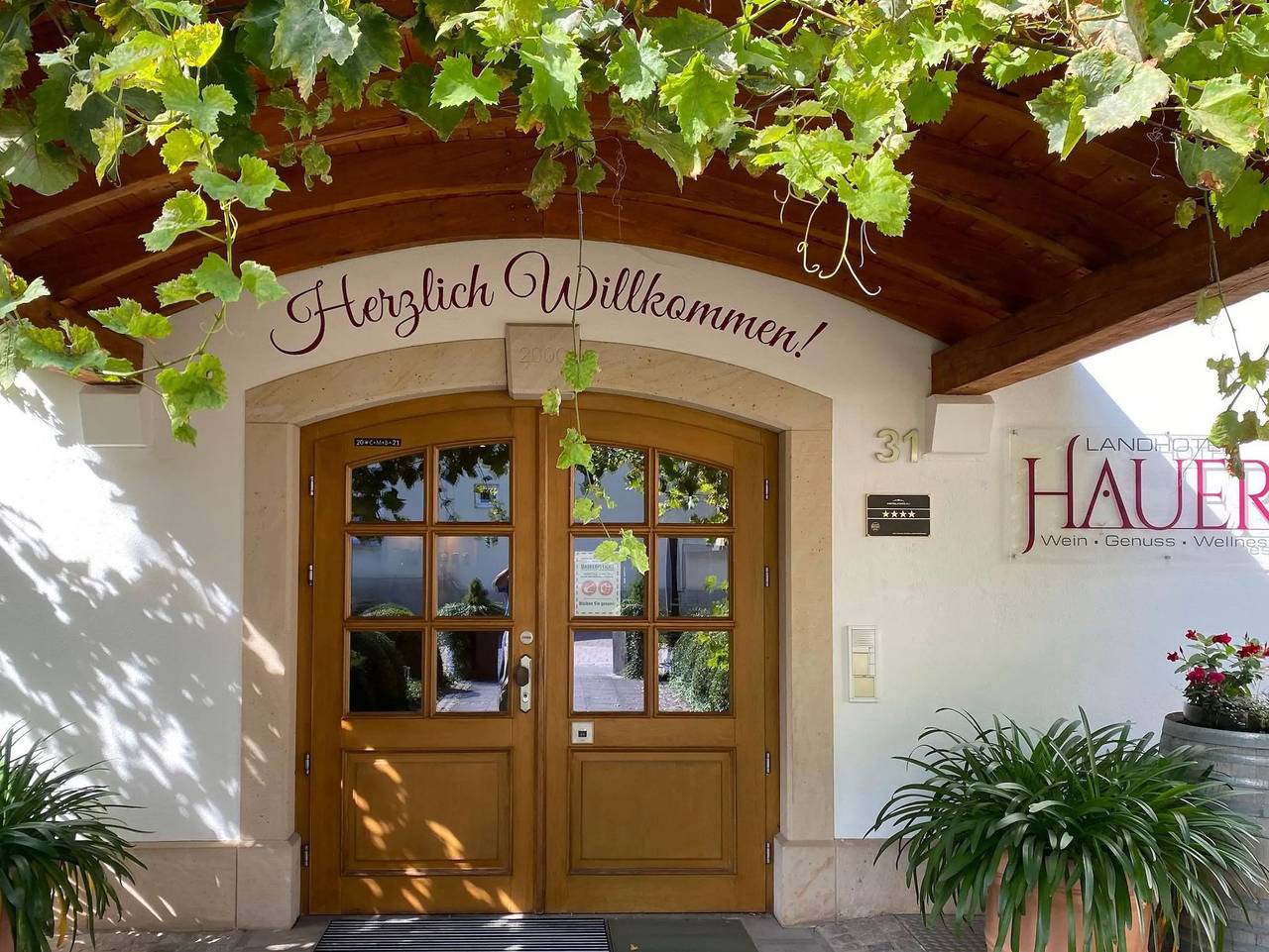 Landhotel Hauer - Wohlfühl Doppelzimmer in Pleisweiler-Oberhofen, Südliche Weinstraße