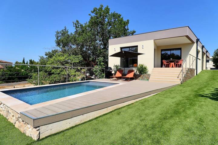 Ferienhaus für 6 Personen, mit Terrasse und Garten sowie Pool