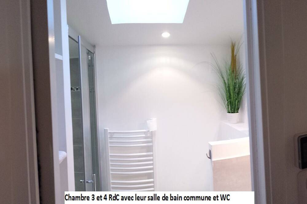 Dorfhaus 11p mit Schwimmbad in Saint-Siffret, Nimes und Umgebung