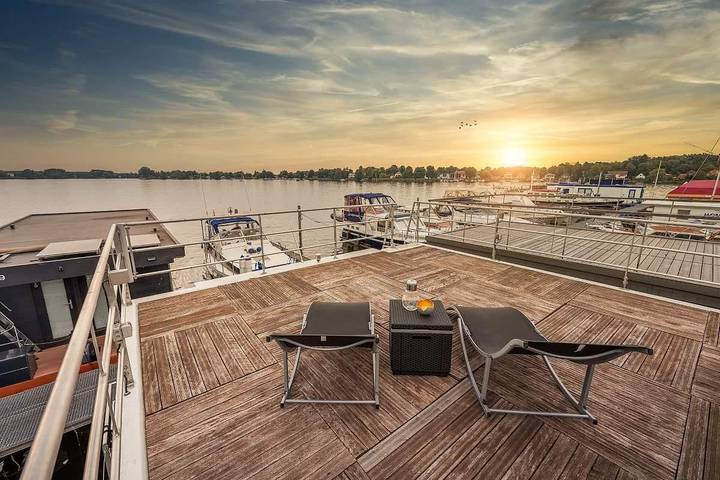 Ferienhaus für 4 Personen, mit Terrasse und Seeblick sowie Ausblick in Charlottenburg Berlin - 3