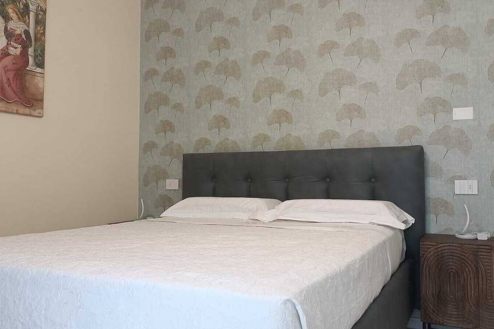 Entire apartment, Relax in this oasis of quiet and elegance. in Varese, Varese Province