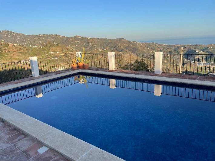 Chambre d’hôte pour 4 personnes, avec Terrasse et Jardin ainsi que Piscine et Vue à Arenas - 4