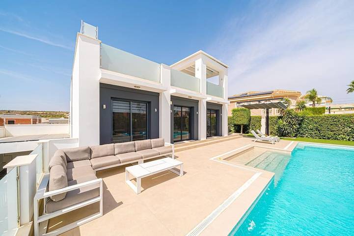 Villa voor 8 personen, with terras and tuin as well as whirlpool - 1