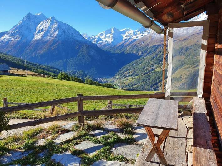 Ferienhaus für 8 Personen, mit Balkon und Terrasse sowie Garten in Evolène