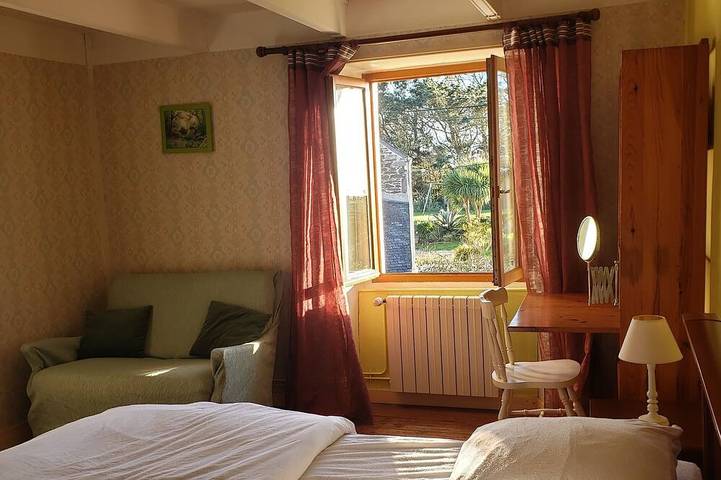 Location de vacances pour 7 personnes, avec terrasse et jardin à Ploumoguer - 4