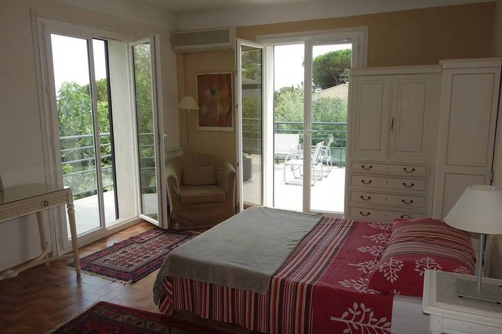 Location de vacances pour 8 personnes, avec terrasse et jardin, animaux acceptés dans Plage de la Gaillarde - 3