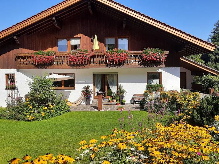 Ferienwohnung für 2 Personen, mit Balkon und Garten sowie Pool und Sauna