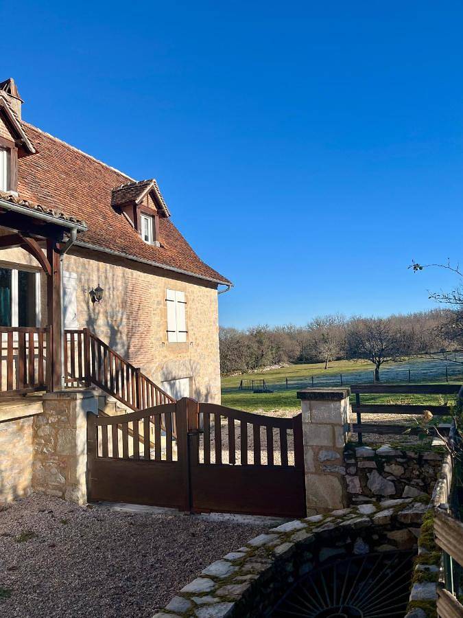 Location de vacances pour 12 personnes, avec piscine ainsi que vue et jardin à Autoire - 3