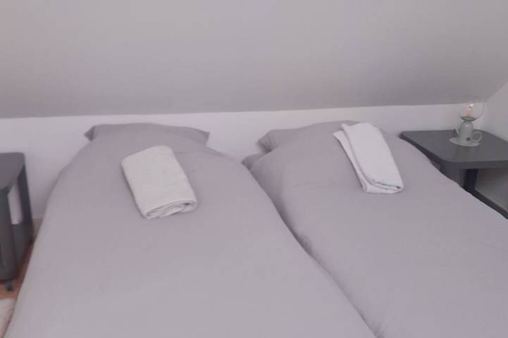 Location de vacances pour 5 personnes, avec piscine et jardin à Orbigny - 2