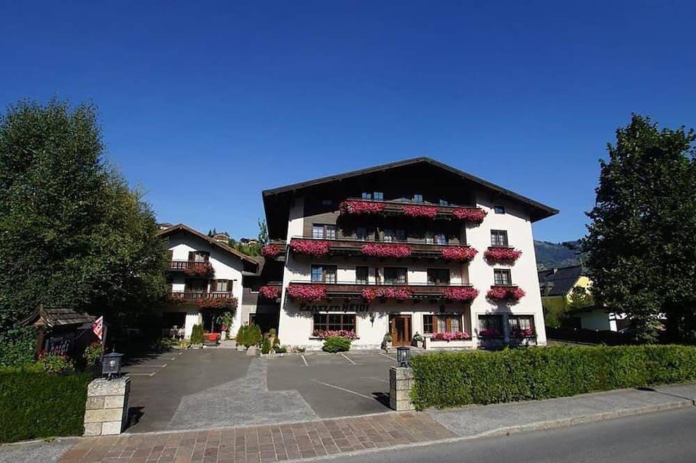 Triple room with shower / toilet, balcony - Heidi, pension in Kaprun, Pinzgau