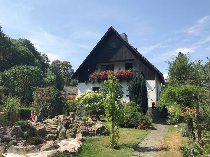 Ferienwohnung für 3 Personen, mit Balkon und Garten sowie Ausblick