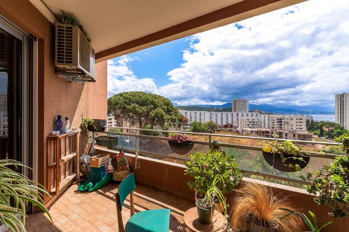 Ganze Wohnung, Ferienwohnung für 4 Personen mit Terrasse in Ajaccio, Golfe D'Ajaccio