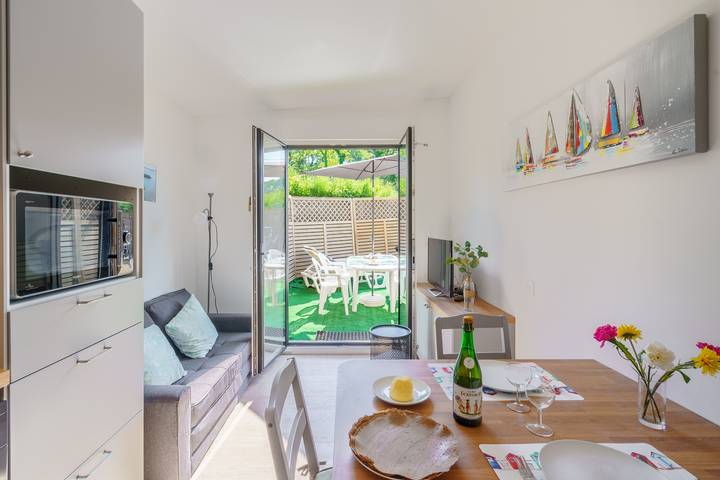 Gîte pour 2 personnes, avec terrasse à Ploéven