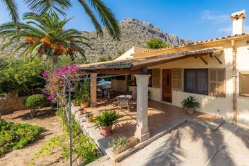 Villa in Playa del Port de Pollença, Pollença für 8 