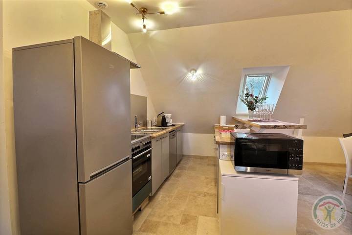 Gîte pour 5 personnes, avec terrasse à Chavagne - 4