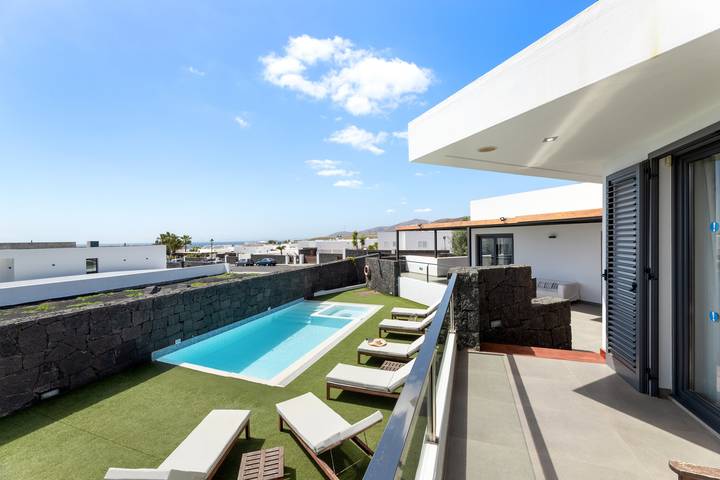 Ferienhaus für 6 Personen, mit Terrasse und Garten in Puerto Calero Marina - 4