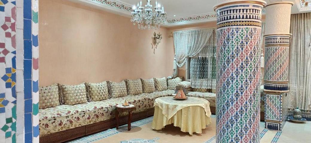 Gîte pour 2 personnes, avec piscine ainsi que vue et terrasse, adapté aux familles à Fès