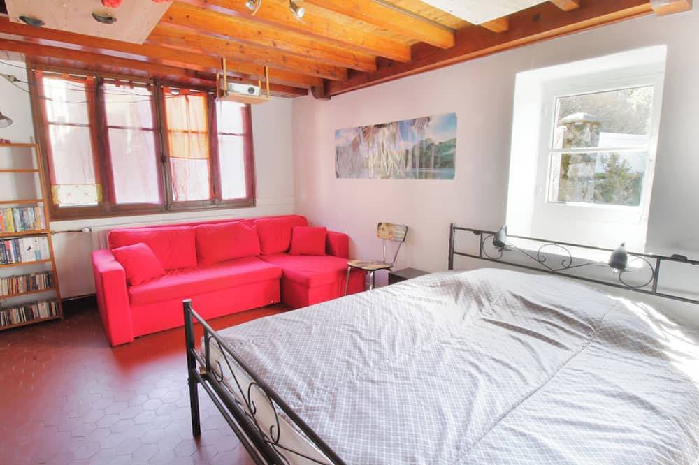 Bohemian holiday home with lake view in Aiguebelette-le-Lac, Chambéry region