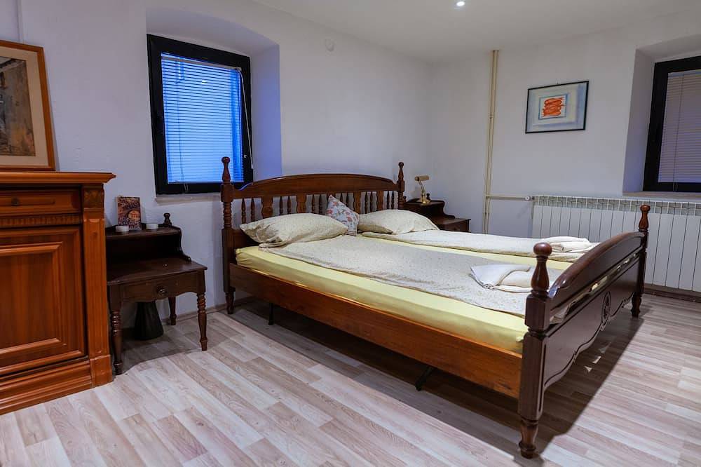 Beautiful istrian villa for 8 people with swimming pool in Rovinjsko Selo, Rovinj region