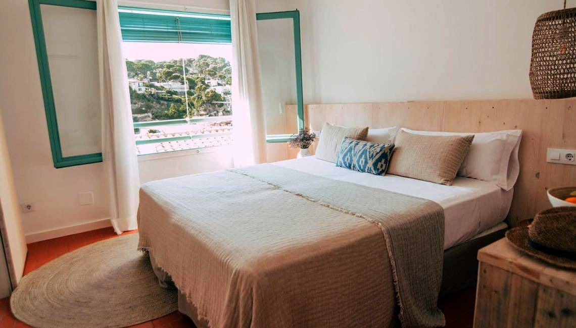 Triple Room in Cala s'Antiga (Begur), Begur