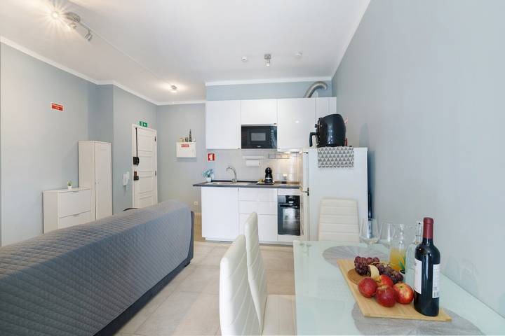 Entire apartment, Apartment 'Sun7set' near the beach with Wi-Fi and air conditioning in Quarteira, Faro District