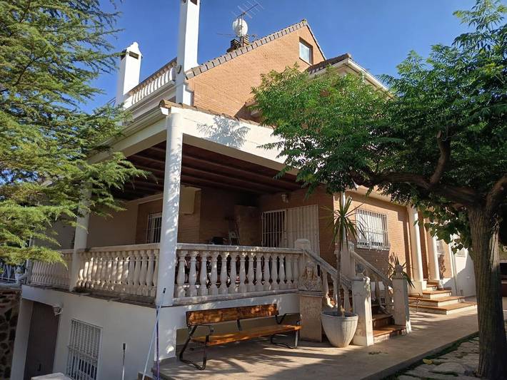 Casa rural para 18 personas, con jardín además de piscina y vistas en Biar