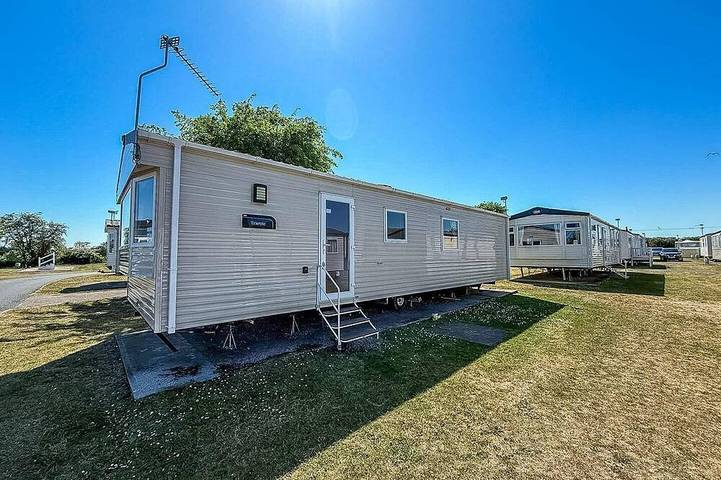 Static caravan for 6 people in The Broads