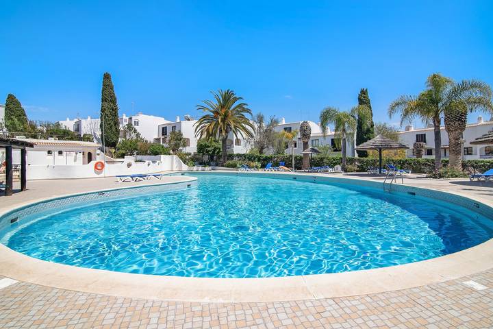 Apartamento de férias para 6 pessoas, com Varanda e Jardim e ainda Piscina infantil em Albufeira