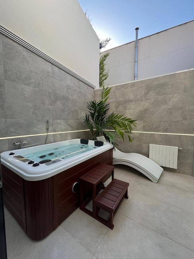 Apartamento entero, One-Bedroom Apartment in La Felipa, Chinchilla de Montearagón