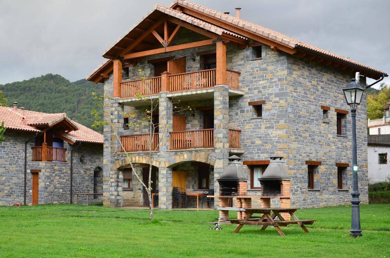Casas la Ribera Ordesa in Escalona (Huesca), Puértolas
